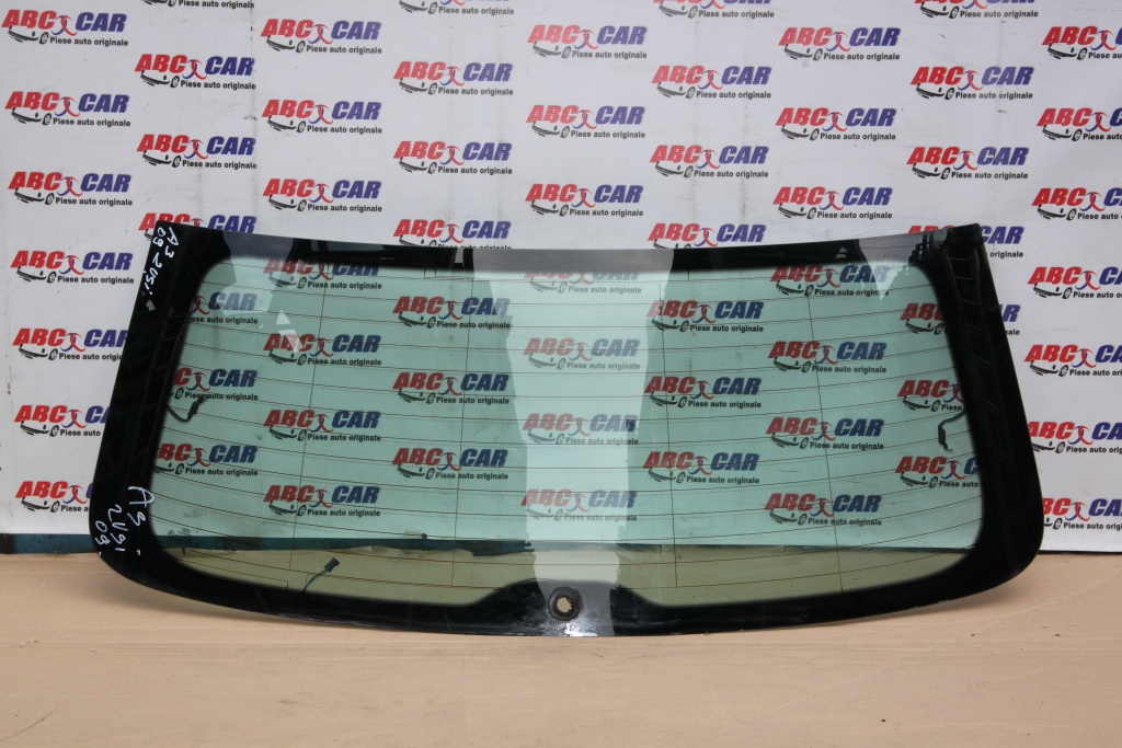 Luneta Audi A3 8P model 2009