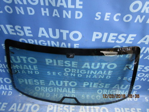 Luneta BMW E38; Sedan