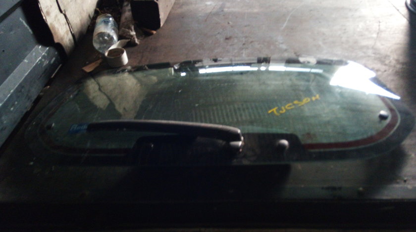 Luneta Hyundai Tucson JM 2007