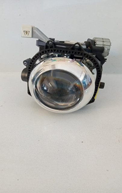 Lupa far XENON dreapta Volkswagen VW Passat CC [2008 - 2012] Sedan 2.0 TDI DSG (140 hp)