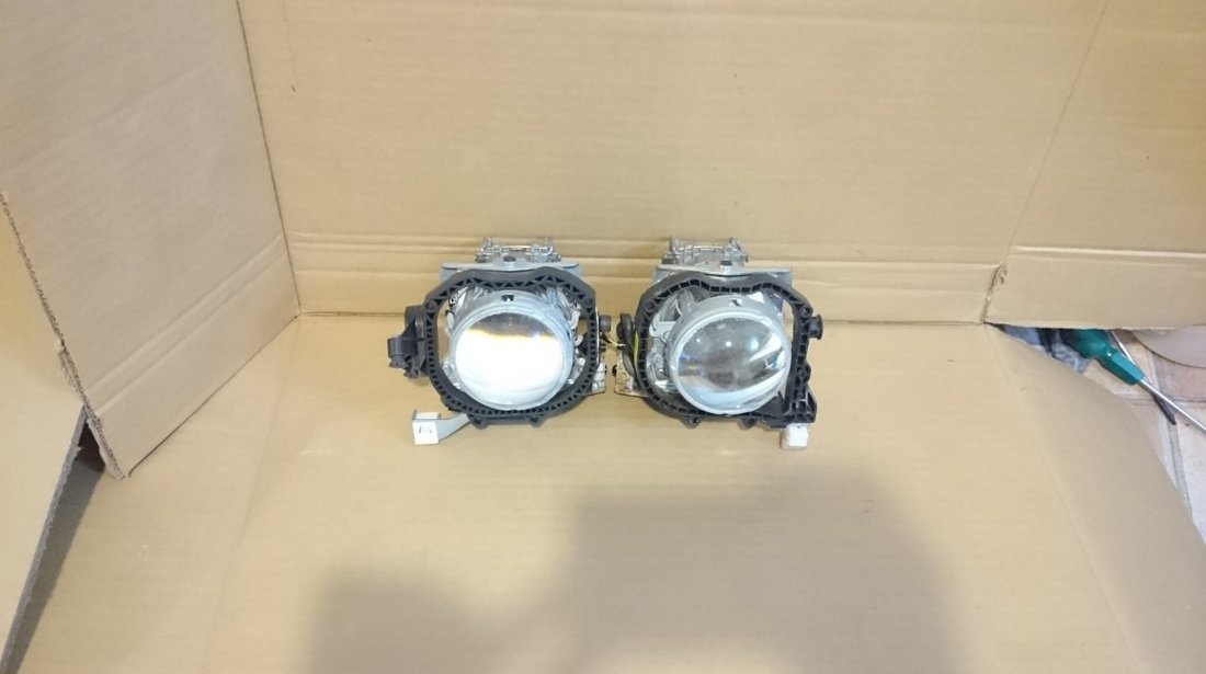 Lupe Bi Xenon BMW 3 E90 E91 E92 E93 M-PAKIET (2005-2014) cod 1305310237