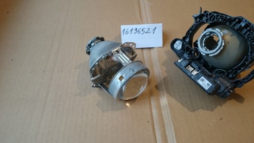 Lupe far Xenon Nissan Qashqai cod 16196521