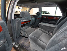Lux japonez intr-o Toyota Century