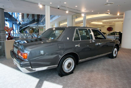 Lux japonez intr-o Toyota Century Lux japonez intr-o Toyota Century