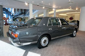 Lux japonez intr-o Toyota Century