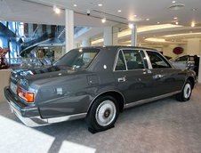 Lux japonez intr-o Toyota Century