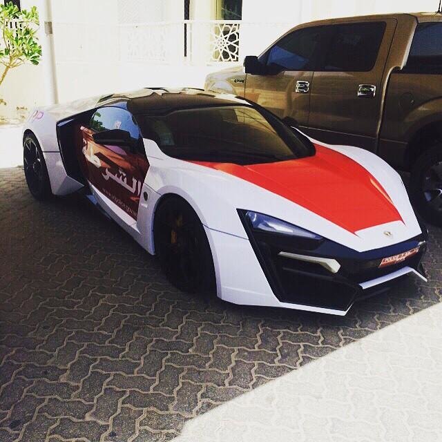 Lykan Hypersport de politie