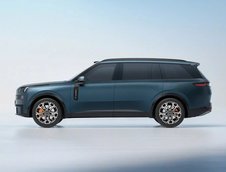 Lynk & Co 900