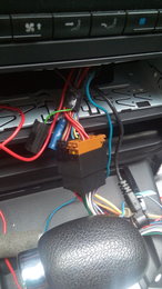 ma ajutati sa montez un casetofon vw passat?