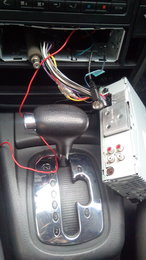 ma ajutati sa montez un casetofon vw passat?