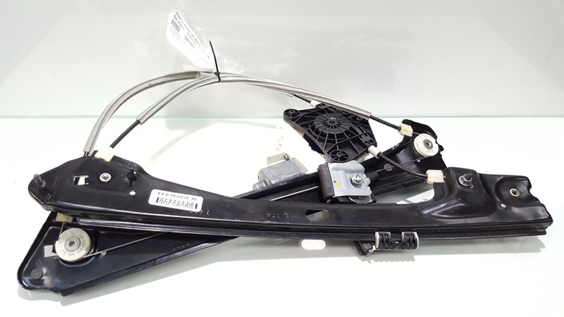 Macara cu motoras dreapta fata 5C6837462E, Vw Jetta 4 (6Z) (id:341421)