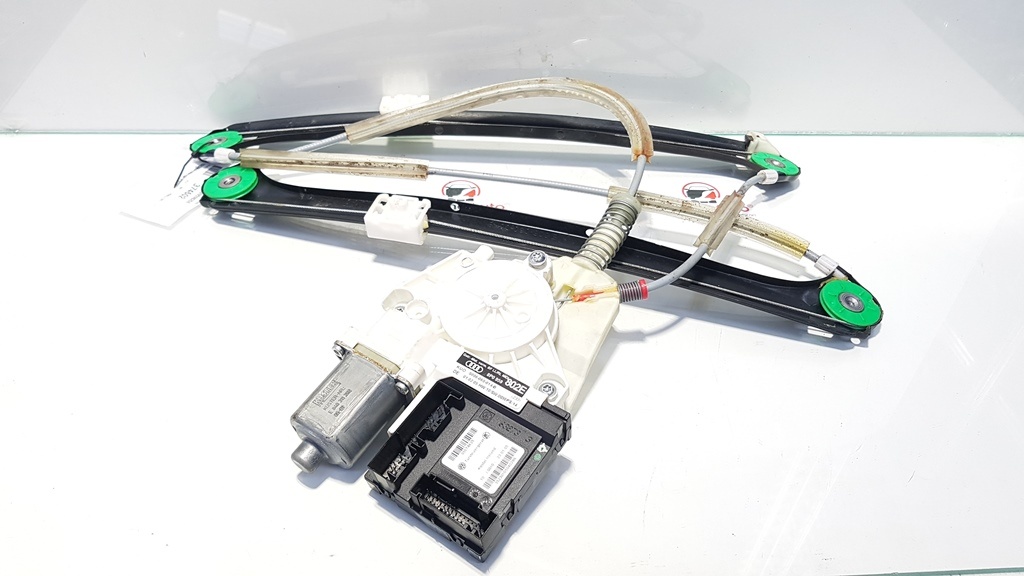 Macara cu motoras dreapta fata, Audi A3 (8P1) cod 8P0959820E (id:374602)