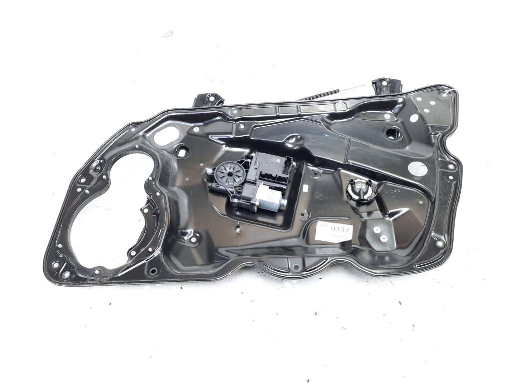 Macara cu motoras dreapta fata, cod 3AA837756C, Vw Passat Variant (365) (id:546356)