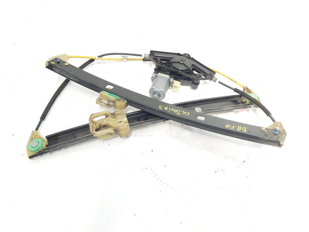 Macara cu motoras dreapta fata, cod 5E0837462, Skoda Octavia 3 Combi (5E5) (id:698745)
