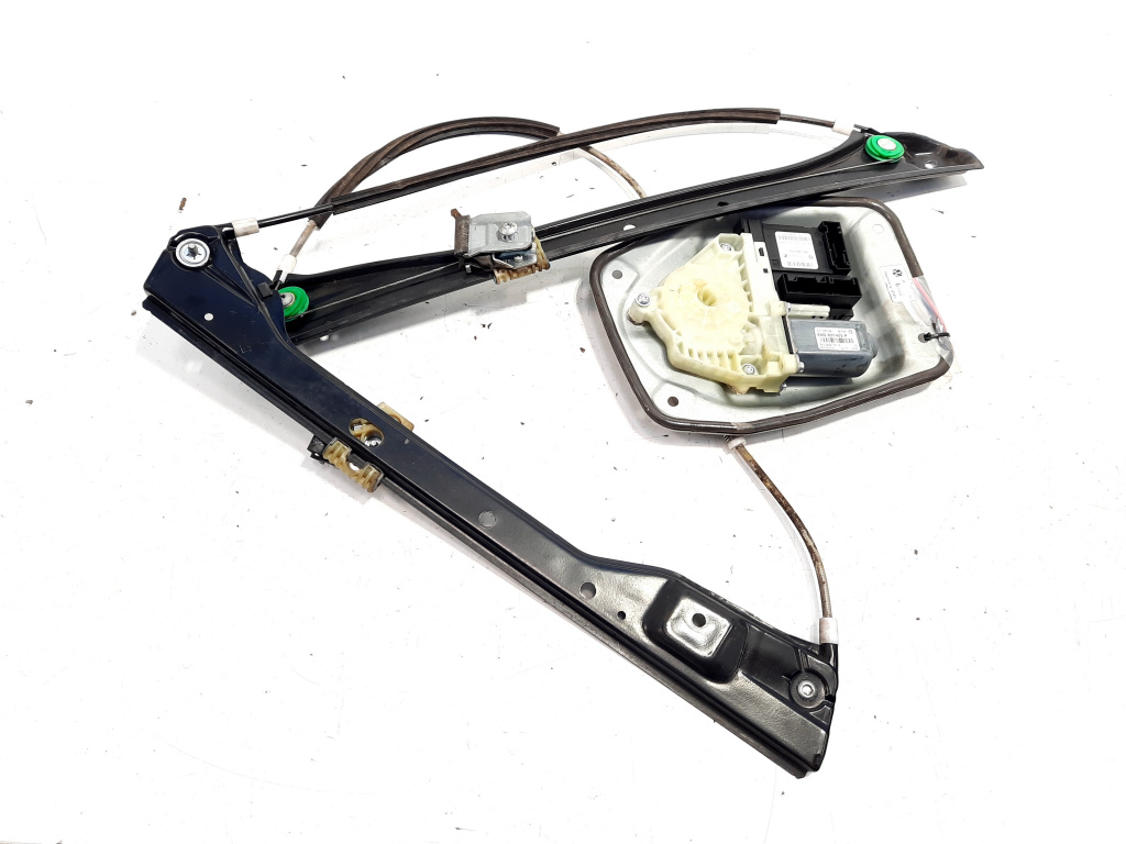 Macara cu motoras dreapta fata, cod 5M0837462, VW Golf 5 Plus (5M1) (id:516691)