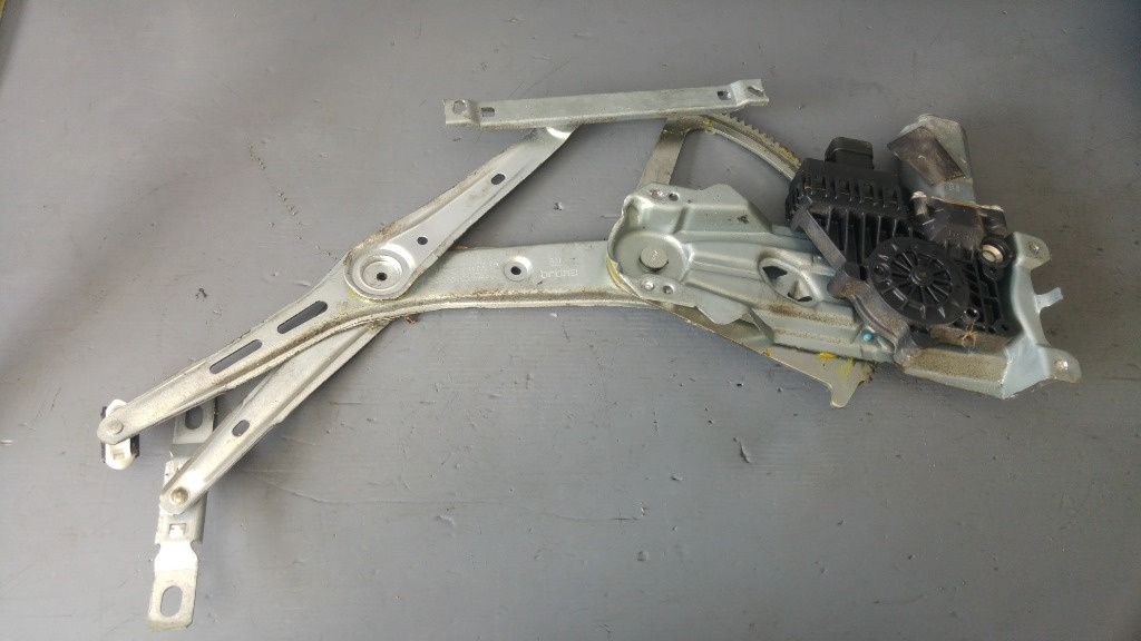 Macara cu motoras dreapta fata opel astra h 13101481