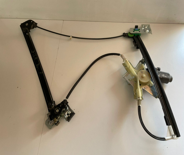 Macara cu motoras dreapta fata Seat Ibiza 2 [facelift] [1996 - 2002]