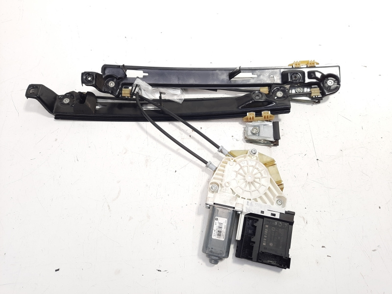 Macara cu motoras dreapta fata, Seat Leon (1P1) (id:507080)