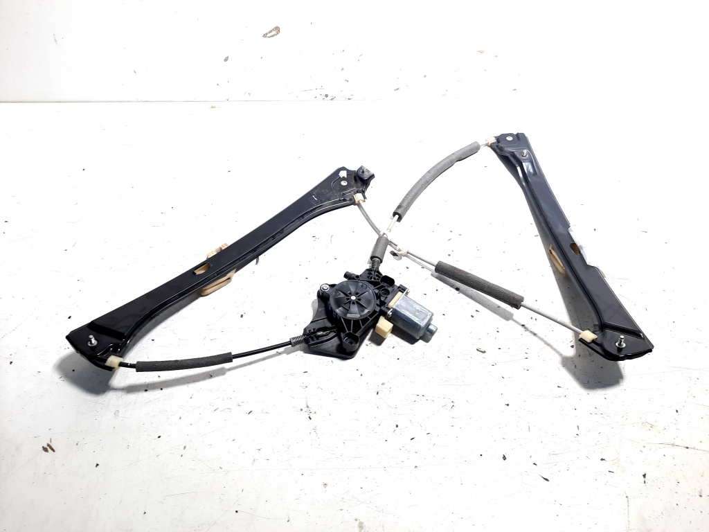 Macara cu motoras dreapta fata, Skoda Superb III Combi (3V5) (id:539753)