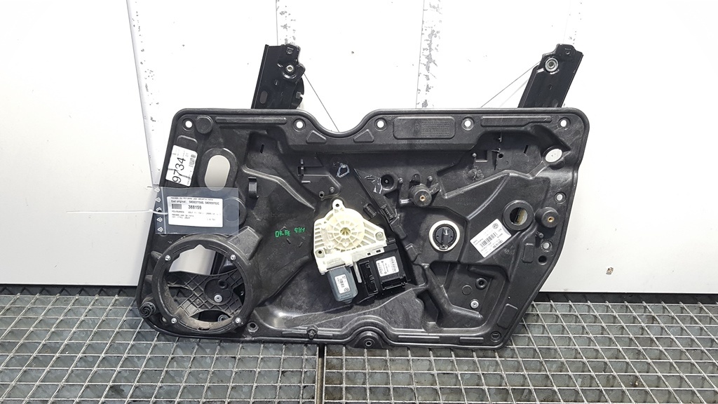 Macara cu motoras dreapta fata, Vw Golf 6 (5K1) cod 5K0837756G (id:388159)