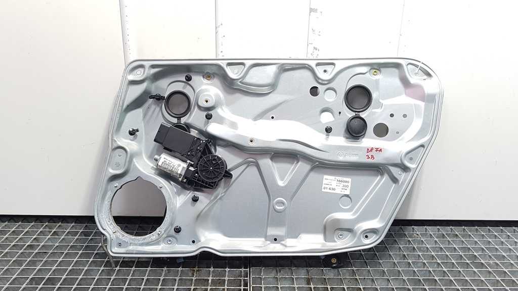 Macara cu motoras dreapta fata, Vw Passat (3B3) cod 3B4837752HQ (id:374467)