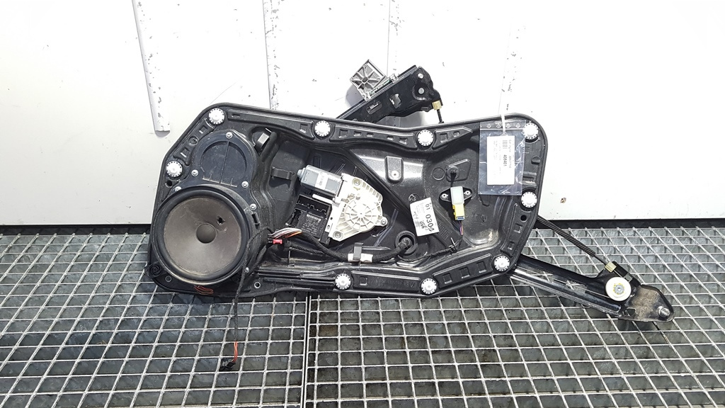 Macara cu motoras dreapta fata, Vw Passat CC (357) [Fabr 2008-2012] 3C8837756D (id:408401)