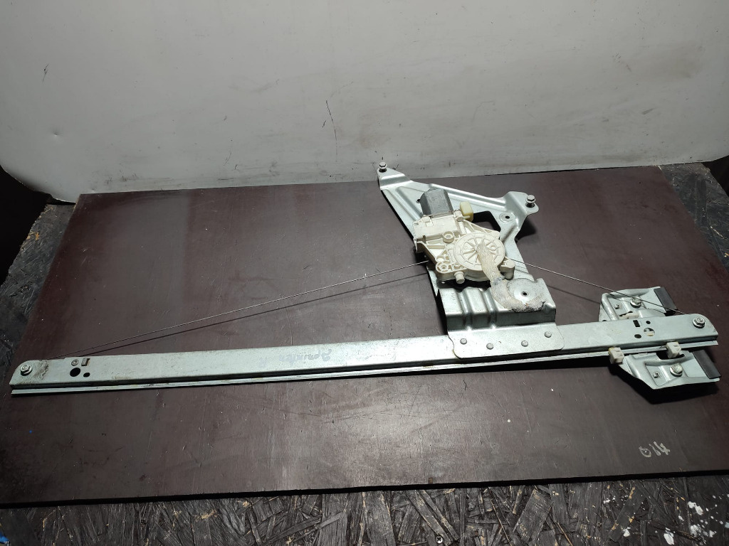 Macara cu motoras dreapta Mercedes Sprinter W906 A9067200146