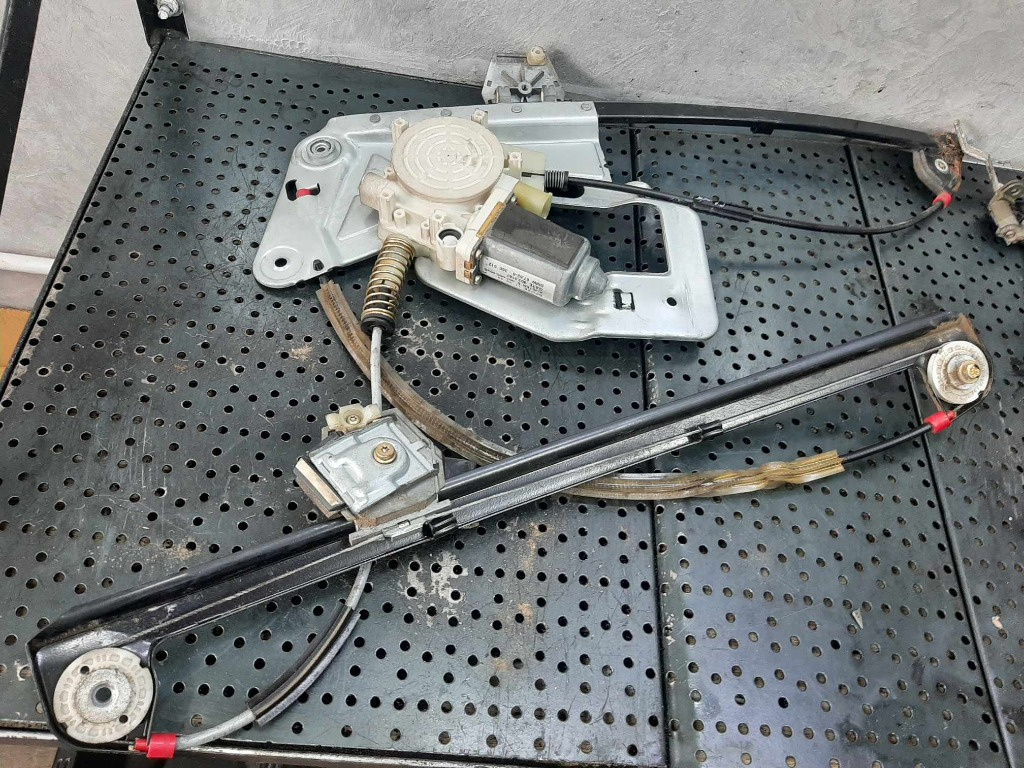 Macara cu motoras dreapta spate bmw seria 5 e39 9030187 67628360512 e007006002b