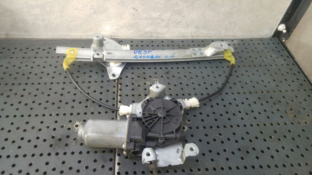 Macara cu motoras dreapta spate nissan qashqai j10 nj10 jj10e 402190a