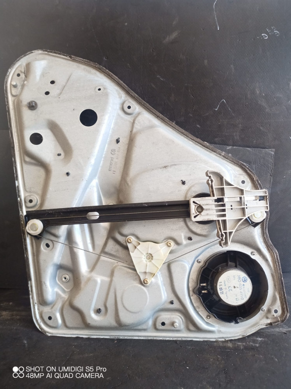 Macara cu motoras geam, electric, stanga spate Volkswagen VW Passat B5.5 [facelift] [2000 - 2005] COD-3B9839755C