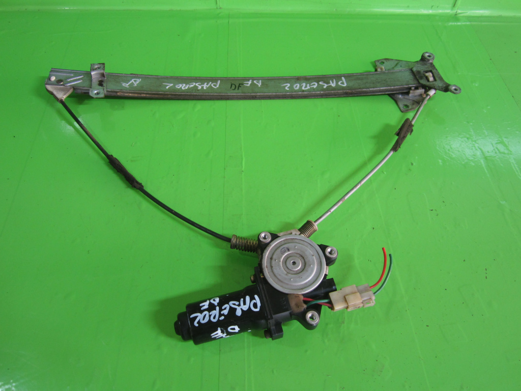 MACARA CU MOTORAS GEAM USA DREAPTA FATA MITSUBISHI PAJERO 2 4x4 FAB. 1991 - 1999 ⭐⭐⭐⭐⭐