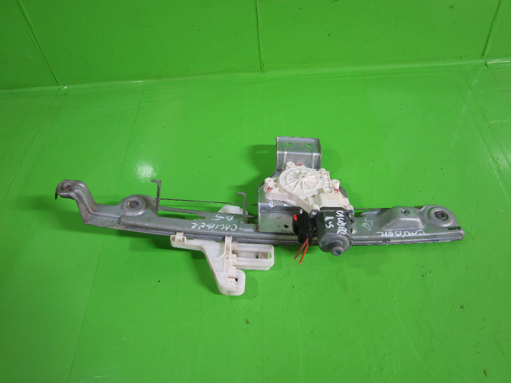 MACARA CU MOTORAS GEAM USA DREAPTA SPATE DODGE CALIBER FAB. 2006 – 2012 ⭐⭐⭐⭐⭐