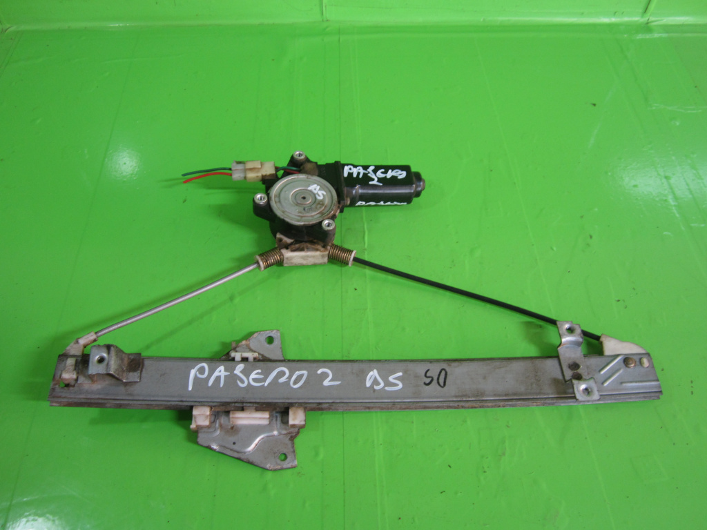 MACARA CU MOTORAS GEAM USA DREAPTA SPATE MITSUBISHI PAJERO 2 4x4 FAB. 1991 - 1999 ⭐⭐⭐⭐⭐
