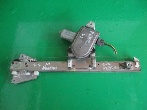 MACARA CU MOTORAS GEAM USA STANGA SPATE MITSUBISHI PAJERO SHOGUN III FAB. 1999 - 2007 ⭐⭐⭐⭐...