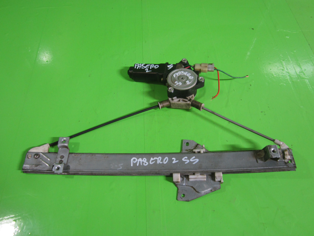 MACARA CU MOTORAS GEAM USA STANGA SPATE MITSUBISHI PAJERO 2 4x4 FAB. 1991 - 1999 ⭐⭐⭐⭐⭐
