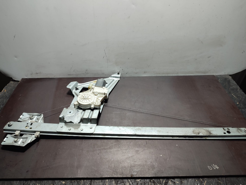 Macara cu motoras stanga Mercedes Sprinter W906 A9067200046