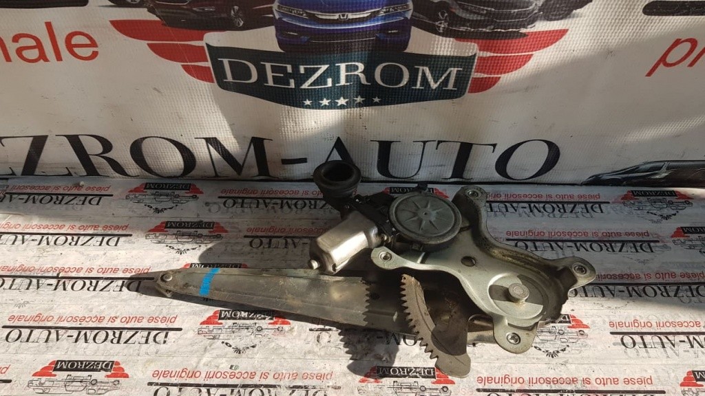 Macara cu motoras stanga spate Lexus IS cod piesa : 071108B