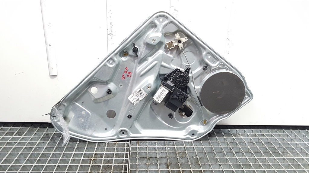 Macara cu motoras stanga spate, Vw Passat (3B3) cod 3B9839751CJ (id:374471)