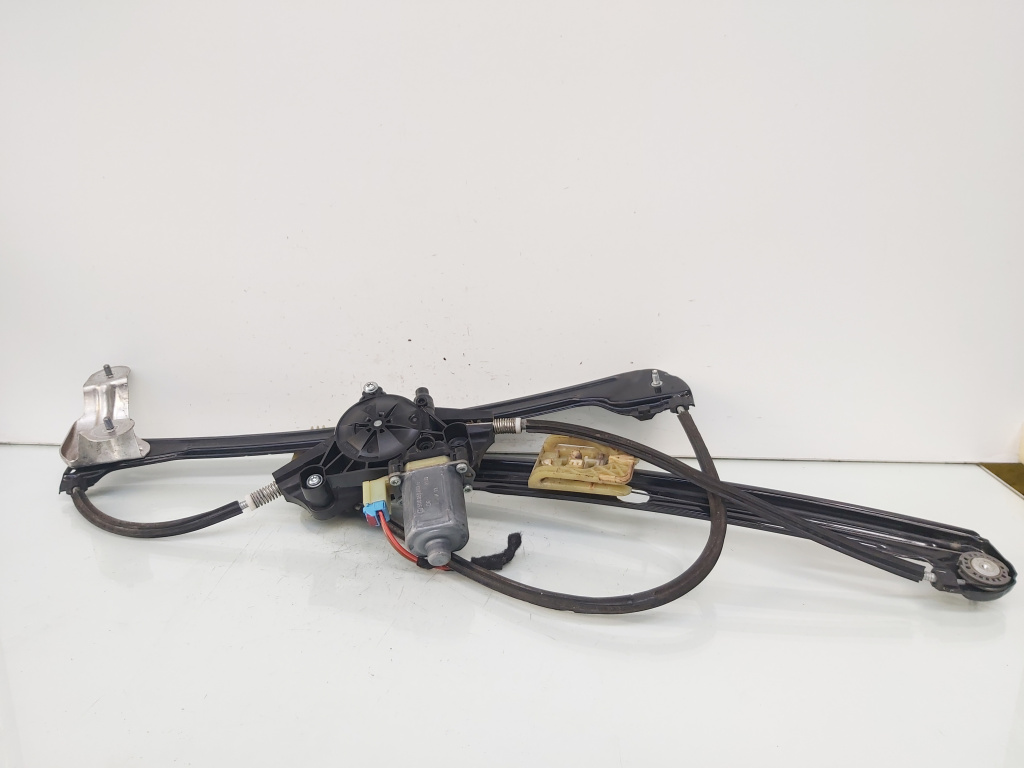 Macara cu motoras usa dreapta fata, Vw Golf 7 (5G) (id:666526)