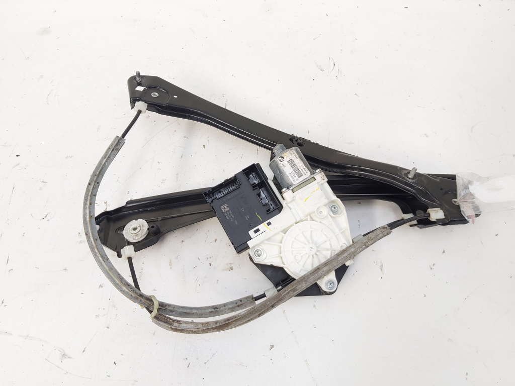 Macara cu motoras usa dreapta fata, VW Jetta 4 (6Z) (id:667382)