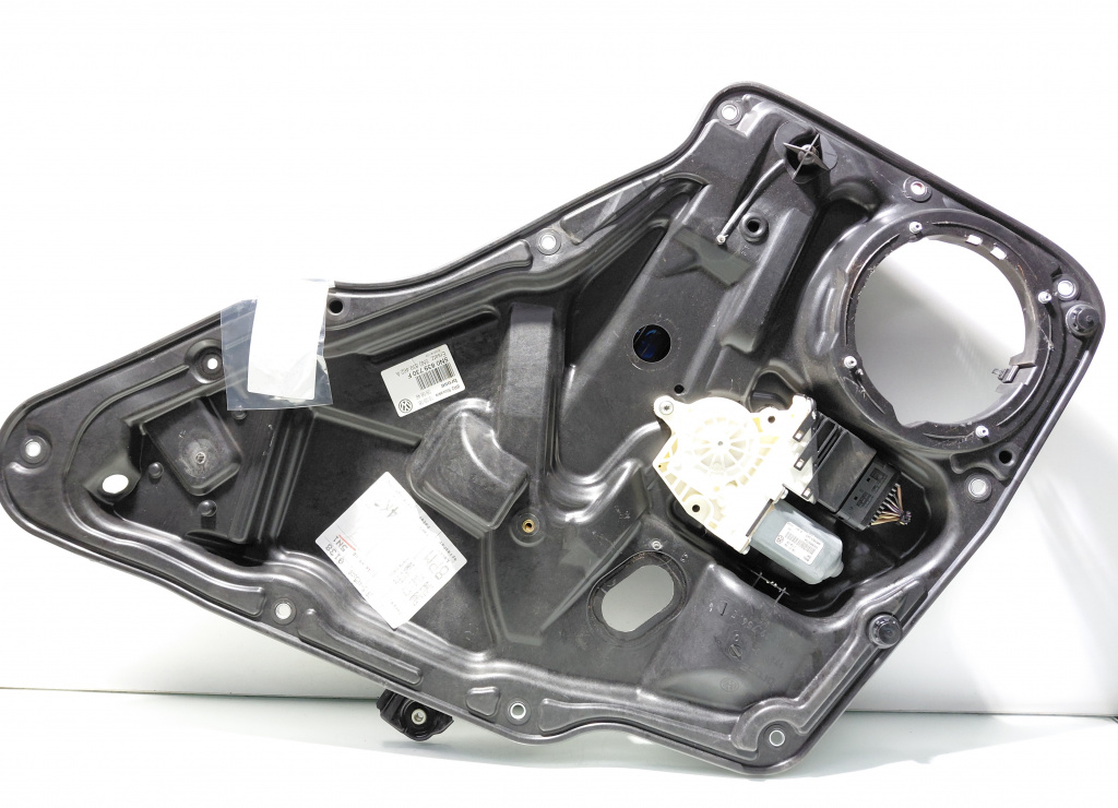 Macara cu motoras usa dreapta spate, cod 5N0839730F, VW Tiguan (5N) (id:697244)