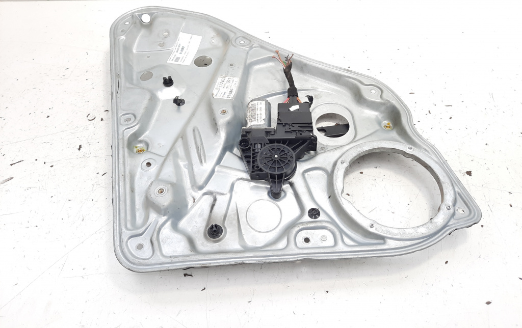 Macara cu motoras usa dreapta spate, cod 3B9839752BF, VW Passat Variant (3B6) (id:614069)