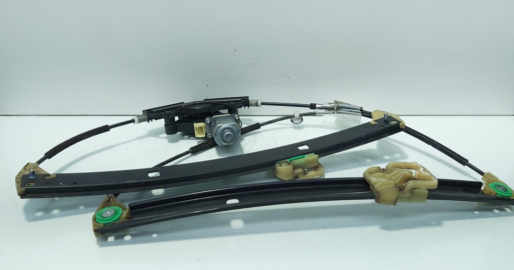 Macara cu motoras usa stanga fata, cod 5E0837461B, Skoda Octavia 3 Combi (5E5) (id:690901)