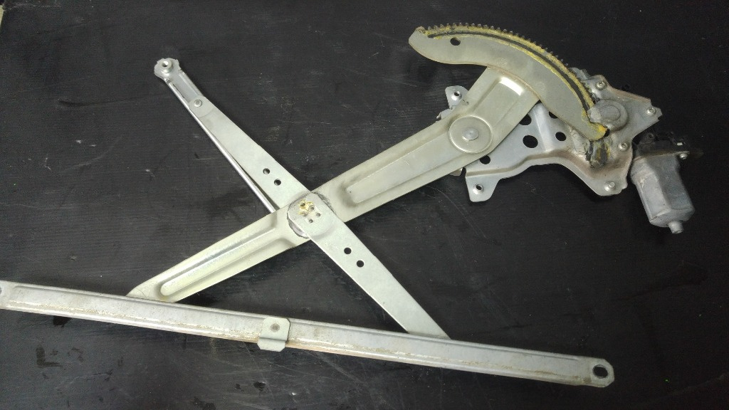 Macara cu motoras usa stanga fata fiat sedici 16 2006-2014