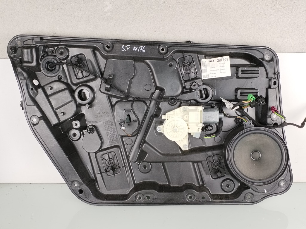 Macara cu motoras usa stanga fata Mercedes A Class W176 A1767200179