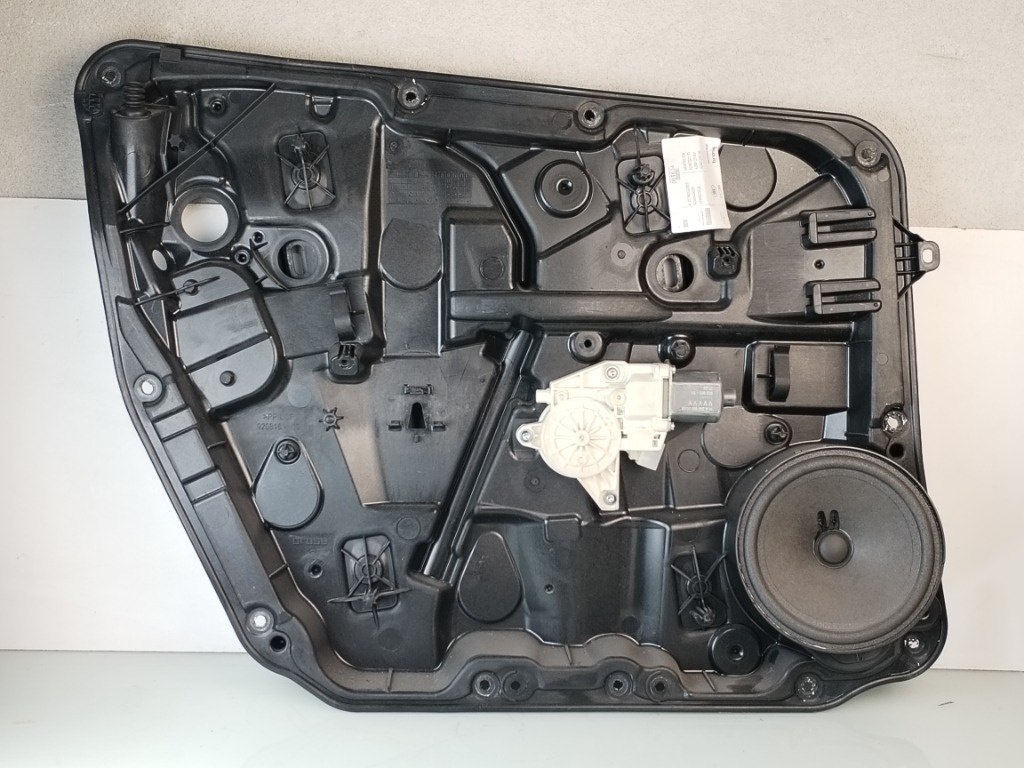 Macara cu motoras usa stanga fata Mercedes B Class W246