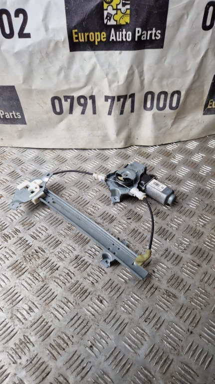 Macara cu motoras usa stanga spate Nissan Qashqai 1.6 DCI , transmisie manuala , cod motor R9M, an 2...