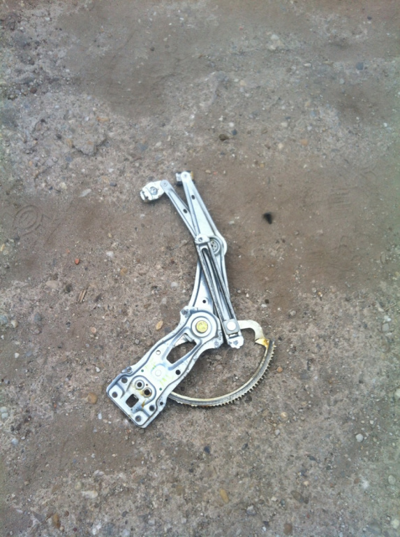 Macara dr fata Mercedes-Benz M-Class W163 [1997 - 2001] Crossover 5-usi (W163) V8 4.0 CDI