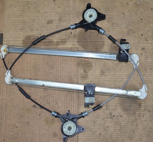 Macara dreapta Dreapta Dreapta Dreapta Doar Dreapta spate Mazda 3 2003 - 2009