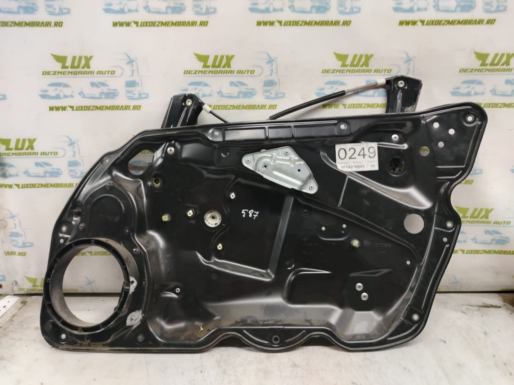Macara dreapta fata 3c1837756L Volkswagen VW Passat B6 [2005 - 2010] 1.9 TDI BXE